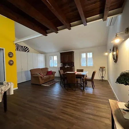 Appartamento Casa Di Adelaide Schio